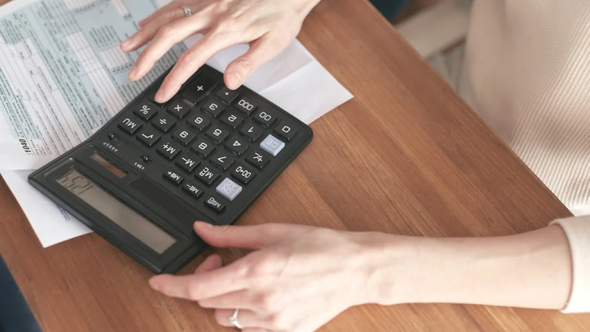 Consolidate Debt Effectively: Expert Tips for Managing Your Finances