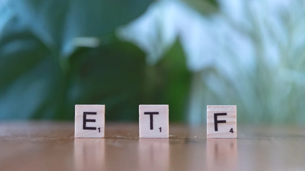 etf-vs-mutual-funds-comparison - Image 1